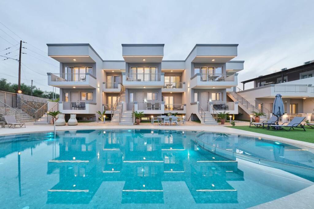 Superior Family Apartment W/Pool Dining Area Stavromenos Exteriér fotografie