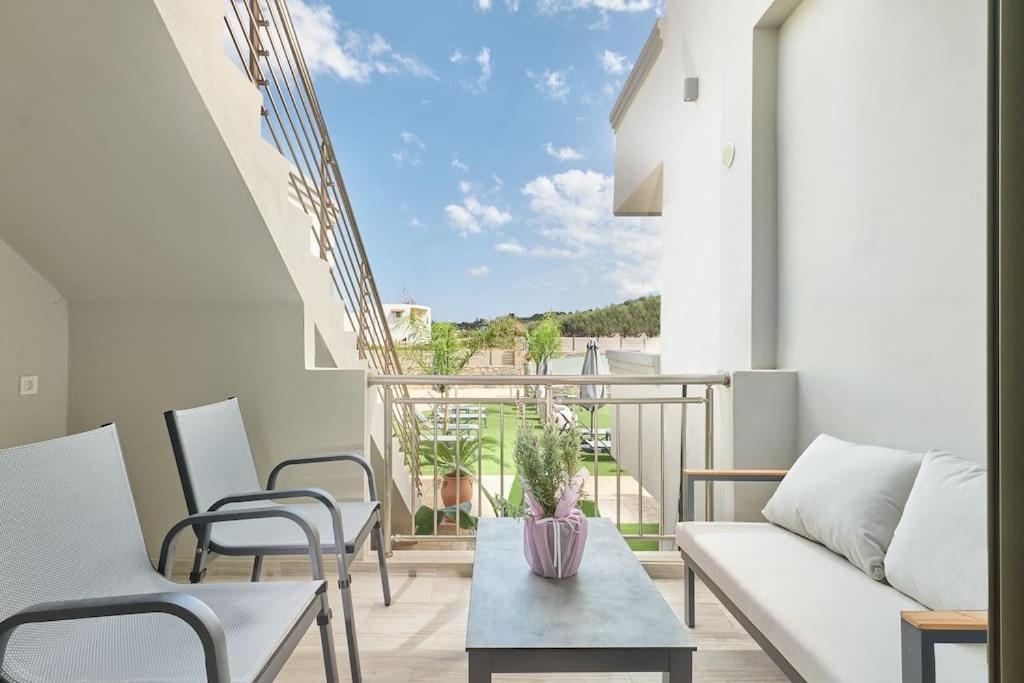 Superior Family Apartment W/Pool Dining Area Stavromenos Exteriér fotografie